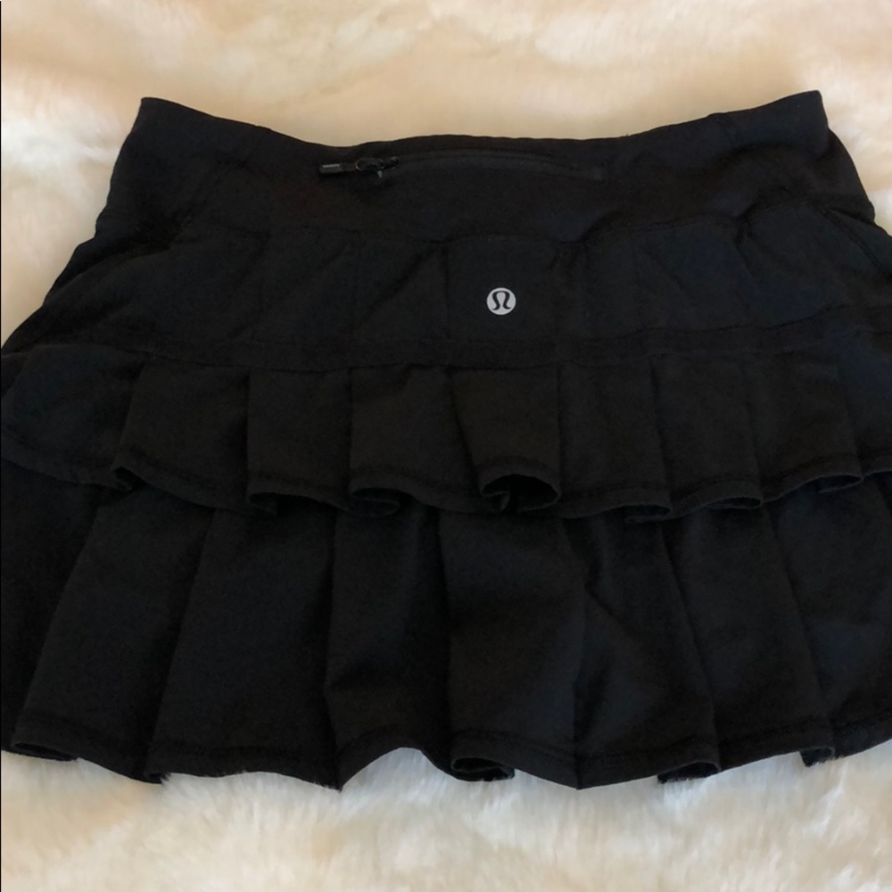 Black Lululemon running skirt size 4